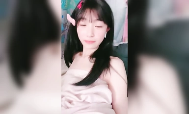 學生主播@我就是嗚崽醬 宿舍尺度福利秀 第二彈1 (2)