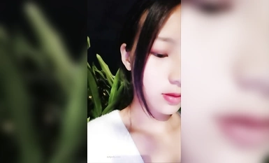 Inaakit ng magandang mag-aaral na si Zhen ang security guard sa maraming eksena sa labas (3)