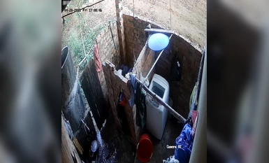 私房最新流出2023 ハッカーがカメラをクラックして複数の家族寮のトイレの着替えや入浴を盗撮 (16)