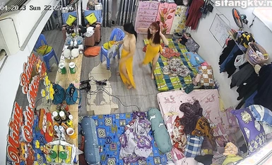 Private latest outing 2023 Hacker cracks camera to secretly film multiple family dormitory toilets changing and bathing (1)