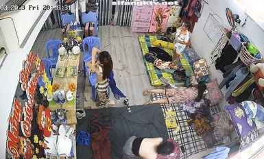 Rò rỉ phòng riêng mới nhất năm 2023. Hacker bẻ camera và quay lén nhiều lần việc thay đồ, tắm trong nhà vệ sinh ký túc xá của gia đình (7)