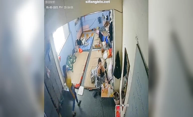 私房最新流出2023 黑客破解攝像頭偷拍 多場合家庭宿舍廁所更衣洗澡 (32)