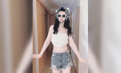 คอลเลกชันที่ตัดกันอย่างมากของดาราอินเทอร์เน็ตสไตล์ Douyin ที่อ่อนเยาว์และอยู่ยงคงกระพันพร้อมการเต้นรำเปลือยที่ปรับแต่งราคาสูง การแต่งกายข้ามเพศ เครปไมร์เทิล ฯลฯ ~ มีความงามมากมาย ~ บางคนแสดงใบหน้าอย่างกล้าหาญ (35)