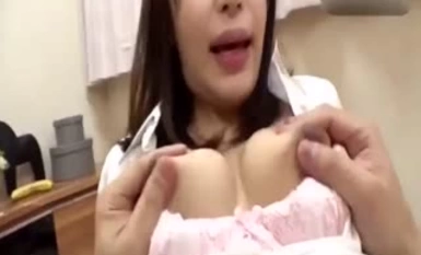 Tôi không thể cưỡng lại được mông của em gái mình [phụ đề tiếng Trung]