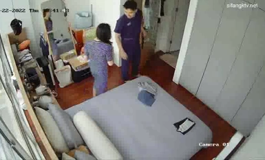 홈 카메라 균열 몰래 엿보기! 집에 혼자서 외롭고 자위하기 어려운 젊은 여성은 남편이 돌아와서 아이처럼 행복했습니다 .piece_part.