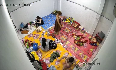 2023-5月最新流出黑客破解攝像頭監控偷拍❤️緬北夜總會小姐宿舍私密生活一個房間居然住那麼多人