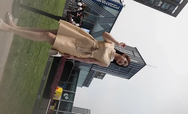 신 그물 레드 카드 장소 꼬리 몰래 치마 풍경 아래 아름다움을 촬영 노란색 드레스 최고급 기질 아름다움 머리카락이 특히 많이 누출, 흰색 끈 팬티