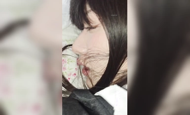 Ang pinakahuling pagtagas ay nagpapakita na ang propesyonal na modelo ng Hanfu na si ▌Huaner▌, isang Internet celebrity na may milyun-milyong tagahanga, ay dalisay at maganda, at siya ay nagsasalsal na parang asong babae, na inilalantad ang kanyang seksin