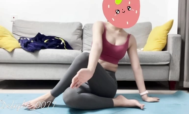 A well-built, contrasting cutie, with a clean and juicy white pussy, lots of props in her hands, and even a few phantom dragons, her mind is full of kinky little drama when she's soloing, and she's already unlocked all three of her holes (11)