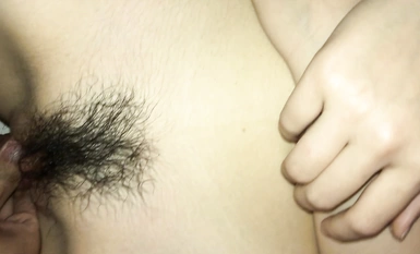 【泄密流出】小伙酒店開房花重金找高中學生妹啪啪啪完美露臉 (6)