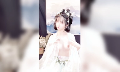 High-end absolute beauty ❤️ private shoot] super hot net red meow small Ji gold partner goldfish kinngyo new work "Cang Wu Yao" painting style beautiful to explosion puffy breast pussy tempting to the extreme (1)