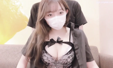 ✅Cute girl ✅Youthful and energetic Flower Season beauty girl is full of vigor, revealing youthfulness all over her body, and her lingerie body is being insanely pumped by her big cock, and she is a small contrast whore.