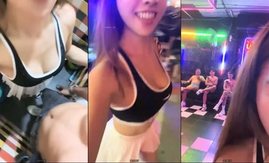 Kuda hitam dalam industri lucah Internet, memancut seperti air terjun, [Peach dengan tangan terangkat] mengembara ke Thailand, pergi ke gim untuk bermain dengan alat penggetar, menemui seorang pengembala lembu dalam bulatan pengembala lembu, dan disentuh 