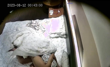 2023-8-11New outflow B&B inn secretly shoot ❤️ vacation student couple open room change bring their own bed sheets covers make love girl talk whine