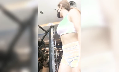 The black horse in the net yellow world, waterfall squirting, [翹臂桃桃] Thailand tour, to the gym to play jumping eggs, the cowboy circle to find the cowboy, being fucked by the big squirting (6)