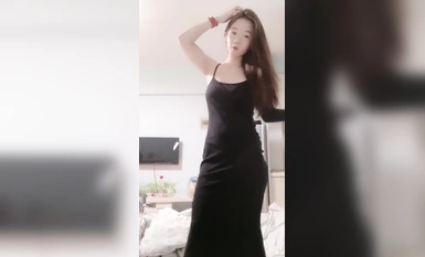 Flower arm tattoo beauty! Home boyfriend fucking! Beautiful ass fat pussy riding position, up and down set of big cock deep penetration, screwing sister comfortably!