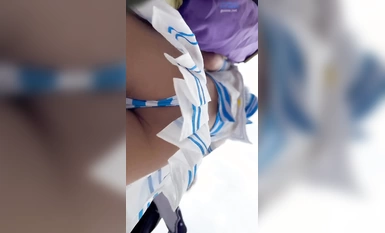 收藏級大神漫展尾隨偷拍 蘿莉美女COS蕾姆 極品顏值 窄內翹臀 潛入女廁CD