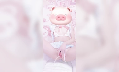 Cute schoolgirl cos masturbation video