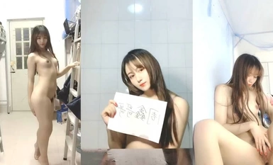 Perempuan murahan yang berbeza dalam bulatan yang menaikkan tanda menunjukkan seorang wanita muda yang cantik sedang mengambil peperiksaan kemasukan pascasiswazah Beberapa orang kaya bersama-sama membuat rakaman foto peribadi tersuai Mereka bergambar di a