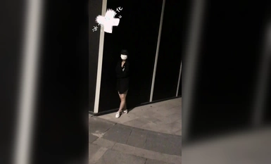 Exposed Welfare Girl @ Ice Melting - Mall Walking