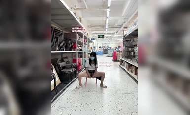 Twitter top exposure artist extreme body contrast young girl [milk flavor puff] private shoot, all kinds of outdoor exposure elevator mouth make love accidentally met neighbors a face (4)