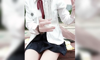 兔崽愛噴水戶外露出噴水