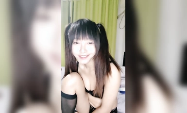 Sexy Black Silk Long Legs Girl Love Your Bed (3)