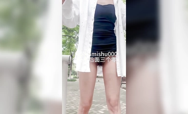 The best long legs slim body pubic nail harassment wife [Golden Secretary] welfare end, park supermarket various people in front of the exposure of pee pop masturbation, quite enjoyable Compilation (1)