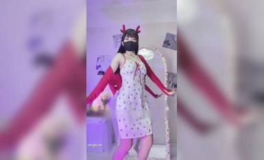 Youth invincible Twitter extreme can be sweet salt hip long legs goddess [Xiaoxian Yunyi] high-priced customized, top match COSER nude dance close-up private various teasing Compilation (2)