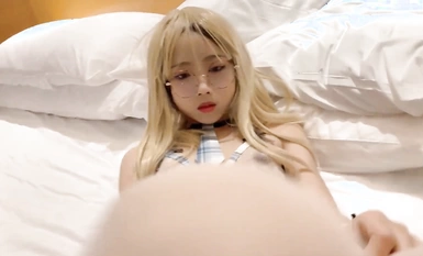 นางฟ้าตัวน้อยในโลก [Jimmyreload] มีแว่น 10 อัน ร่าน 9 อัน และอีก 1 อัน คุณคิดว่าเธอกำลังทำอะไรอยู่? สาวน้อยน่ารักโผล่หน้ามาใส่สาวน้อยเซ็กซี่เพื่อรับใช้น้องชายของเธอ