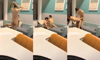 2023-11-13[부티크 스카우트 A 웨이] 큰 가슴 주변 여동생처럼, 스트립 알몸으로 서로 문지르는 가슴을 잡고 소파 섹스, 懟에 괴롭힘 보지 출력, 다시 치열한 정상에 다시