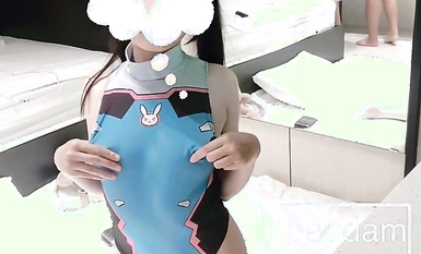 트위터 고기 더블 포니 테일 좋은 여자 코스프레 복지 지 "르뽀담"부자가 입양 욕실 섹스 핑크 보지를 다양한 자세로 삽입하여 오르가즘에 삽입하여 직선의 다리에 시원하게.