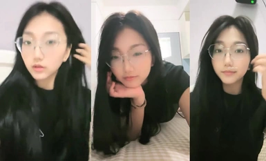 Recommended! Authentic G-milk college students [class president adult] dormitory hotel stairway toilet masturbation, extreme contrast glasses bitch, play really crazy (3)