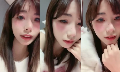 19歲校園女神【小迷糊喲】白虎穴一線天饅頭逼真極品 超清純學妹，百分百愛的感覺，讓你心動了嗎？ (2)