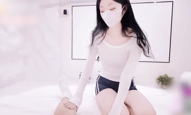 Pure contrast fairy [kitten] to take you to experience the hotel sex service, snow-white legs and buttocks let a person linger forget, pure and flirty and coexist!