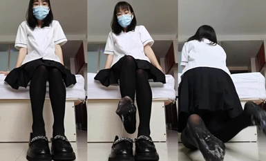 美腿玉足小可愛【小琪琪文文】足交爆射，美足誘惑！淫語挑逗射滿腳底，龜責榨精裸足絲襪推油精射 (5)