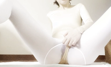 Ginger Ginger Yoga Wear White Silk