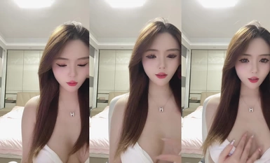 Top Green Goddess Goes to Sea (3)