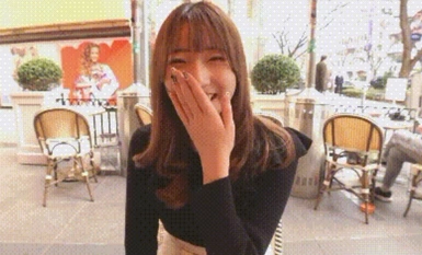 Gadis cantik makan ayam jantan dan bersetubuh [FC2-PPV-2751847] Video pertama menunjukkan bahawa selepas makan dan minum, dia kembali ke bilik dan menidurinya dua kali tanpa kondom, dan air mani di dalam