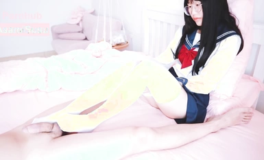 lo girl vớ trắng footjob [AsamiSusu Susu] Cô gái đeo kính có đôi chân nhỏ màu hồng dễ thương với tấm lụa trắng. Đôi chân xinh xắn và thanh tú của em bé mang tất để cho anh trai mình footjob, để anh ấy có thể cảm nhận được niềm vui của footjob.