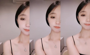 高顏值清純主播@怡寶睡不飽 尺度福利秀 (1)