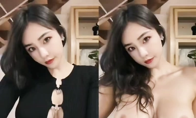 Bandingkan sebelum dan selepas menanggalkan pakaian dengan hanya satu klik untuk memenuhi semua fantasi anda tentang wanita di sekeliling anda