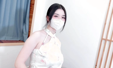 Nữ thần xinh đẹp [Fox không phải là quỷ], nữ thần sườn xám thanh lịch và gợi cảm, đã bị đụ trong suốt quá trình và thở hổn hển, thay phiên nhau ở nhiều tư thế khác nhau, độ tương phản đỉnh cao