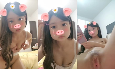 Pelajar yang tidak bersalah berusia 19 tahun itu sangat comel [perempuan sekolah anda] mengunci pintu di rumah seorang diri, menukar pakaian dan melancap di bilik kerja, kencing dekat, terdapat begitu banyak air yang terus mengalir (3)