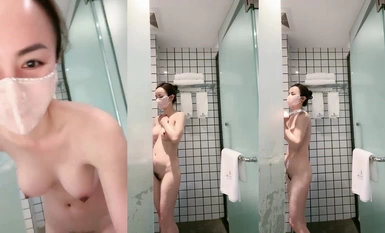 [Cô phù thủy nhỏ với dáng người cong vút] Em gái hoàng gia tuyệt vời nhất! Đôi chân dài trong chiếc tất đen ~ Thủ dâm bằng đạo cụ ~ Tuyệt quá!