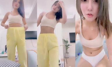 February 2024, [I Want to Eat Strawberries], 172, the best of the best, the royal lady style, this long legs at home naked to rock (15)