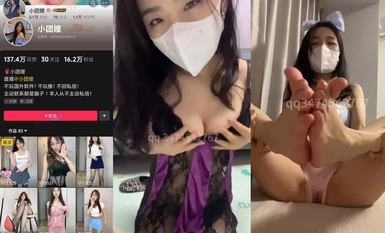 Si Douyin Xiaotuan sister-in-law ay gumagawa ng isang palabas sa Douyin! Gumagastos ang amo ng libu-libong dolyar para i-customize ang isang pelikula, napakaseksi ng mga pribadong larawan na may mga benepisyo, nagpapakita ng magagandang paa at magagandang