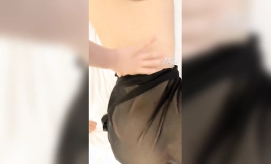 抖音64萬粉絲網紅博主，下海黃播開收費房啪啪。