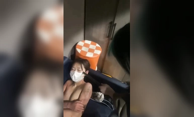 Seorang gadis dari Xining, Wilayah Qinghai telah dibuli oleh ramai orang di sebuah hotel ketika sedang makan tembikai di Douyin