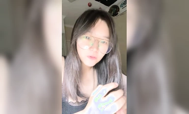 ピュアメガネ姉妹、メラトニンを飲む (2)